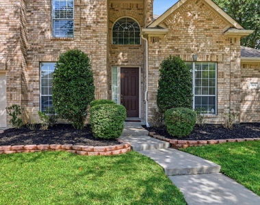 801 Coralberry Drive - Photo Thumbnail 3