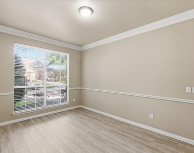 801 Coralberry Drive - Photo Thumbnail 6