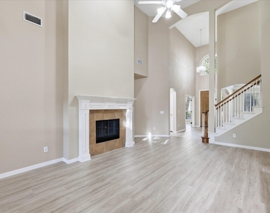 801 Coralberry Drive - Photo Thumbnail 9