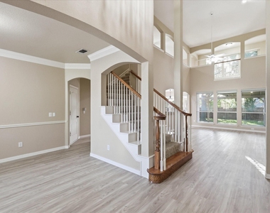 801 Coralberry Drive - Photo Thumbnail 7
