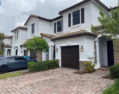 11269 Nw 88th Street - Photo Thumbnail 1