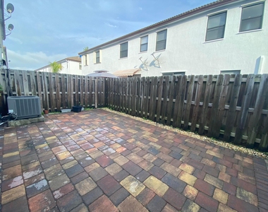 11269 Nw 88th Street - Photo Thumbnail 11