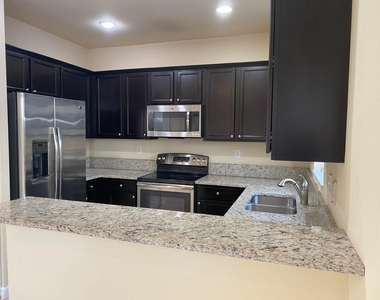 11269 Nw 88th Street - Photo Thumbnail 4