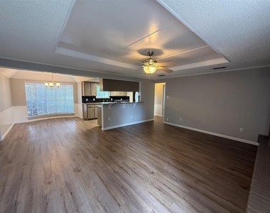 5912 Pleasant Hill Drive - Photo Thumbnail 4