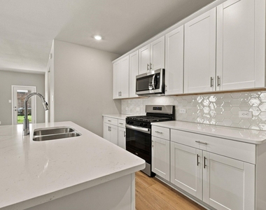 6014 Alderton Drive - Photo Thumbnail 6
