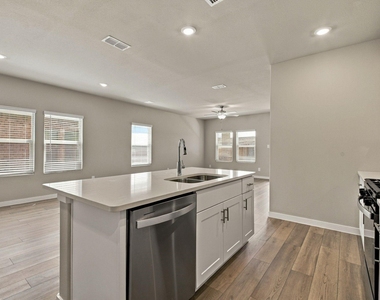 6014 Alderton Drive - Photo Thumbnail 7