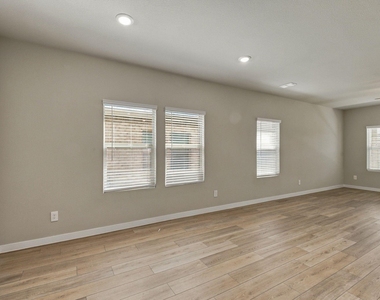 6014 Alderton Drive - Photo Thumbnail 10