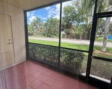 4141 Nw 90th Avenue - Photo Thumbnail 6