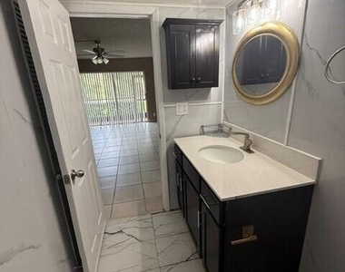 4141 Nw 90th Avenue - Photo Thumbnail 13