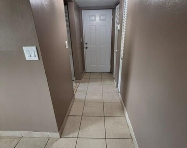4141 Nw 90th Avenue - Photo Thumbnail 2