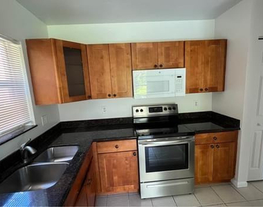 9850 Nw 24th Street - Photo Thumbnail 5
