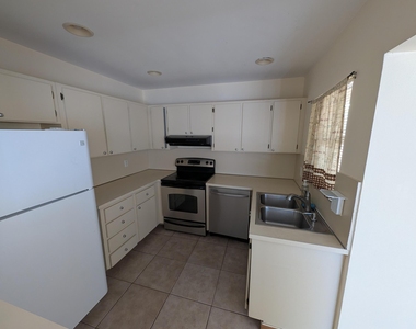 8599 Crater Terrace - Photo Thumbnail 5