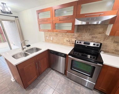 4242 N Capistrano Drive - Photo Thumbnail 6