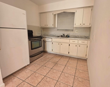 1826 Sherman Street - Photo Thumbnail 2