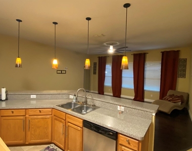 835 Roaring Springs Road - Photo Thumbnail 4