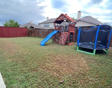 835 Roaring Springs Road - Photo Thumbnail 7
