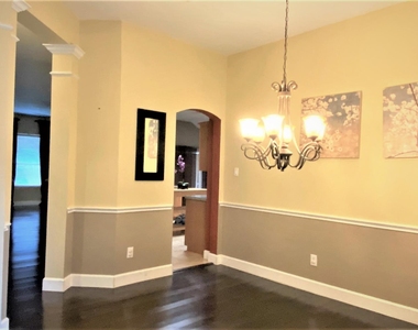 835 Roaring Springs Road - Photo Thumbnail 5