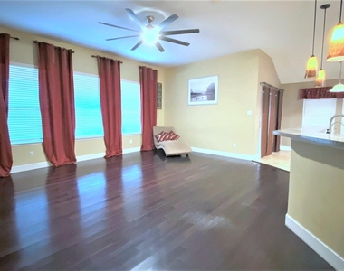 835 Roaring Springs Road - Photo Thumbnail 2