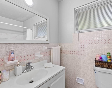 1826 Sherman Street - Photo Thumbnail 9