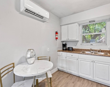 1826 Sherman Street - Photo Thumbnail 5