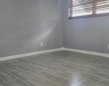 1408 W Broome Street - Photo Thumbnail 25