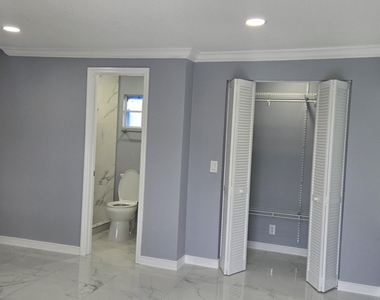 1408 W Broome Street - Photo Thumbnail 14