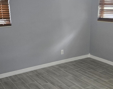 1408 W Broome Street - Photo Thumbnail 24