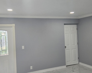 1408 W Broome Street - Photo Thumbnail 10