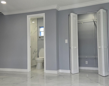1408 W Broome Street - Photo Thumbnail 15