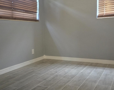 1408 W Broome Street - Photo Thumbnail 26