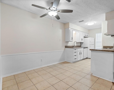 726 E Pecan Street - Photo Thumbnail 7