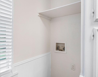 726 E Pecan Street - Photo Thumbnail 10