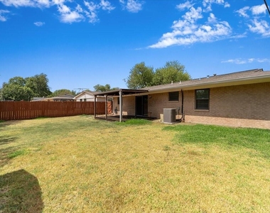 817 Warren Way - Photo Thumbnail 29