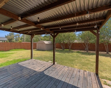 817 Warren Way - Photo Thumbnail 26