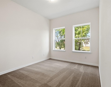 2413 Ash Lane - Photo Thumbnail 22