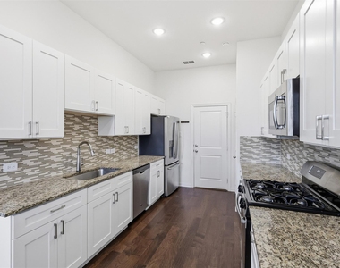 2413 Ash Lane - Photo Thumbnail 11