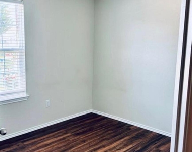 1709 Trace Drive - Photo Thumbnail 12