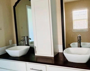 1709 Trace Drive - Photo Thumbnail 9