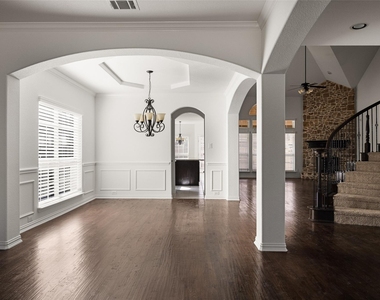 12289 Princess Drive - Photo Thumbnail 8