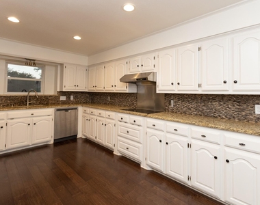 4669 Portrait Lane - Photo Thumbnail 8