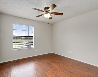 400 Azalea Drive - Photo Thumbnail 18