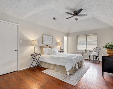 400 Azalea Drive - Photo Thumbnail 12