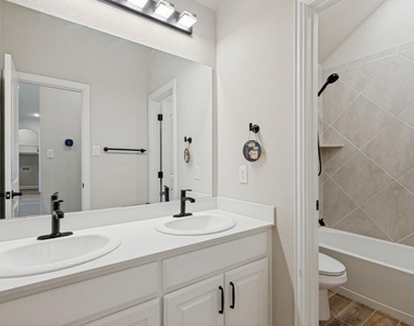4005 Gray Wolf Drive - Photo Thumbnail 24