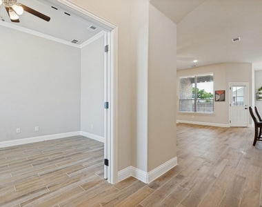 4005 Gray Wolf Drive - Photo Thumbnail 17