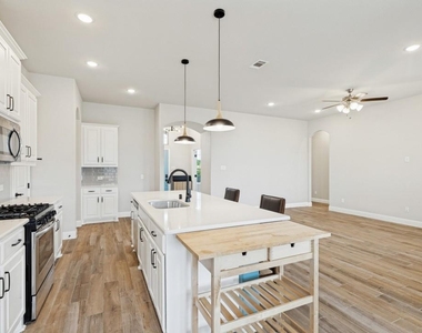 4005 Gray Wolf Drive - Photo Thumbnail 15