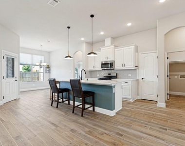 4005 Gray Wolf Drive - Photo Thumbnail 10