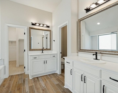 4005 Gray Wolf Drive - Photo Thumbnail 12