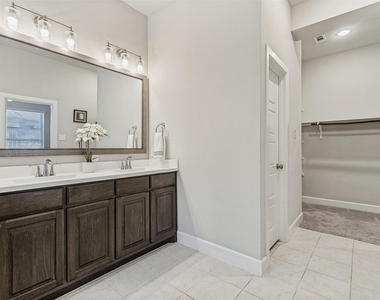 2424 Preakness Place - Photo Thumbnail 14