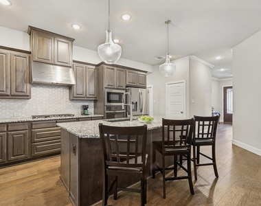 2424 Preakness Place - Photo Thumbnail 8