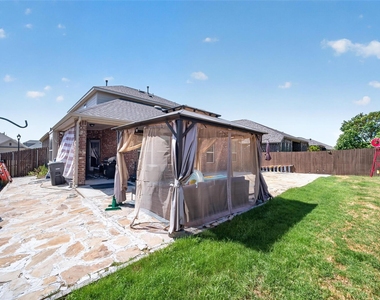 1318 Crossvine Drive - Photo Thumbnail 32